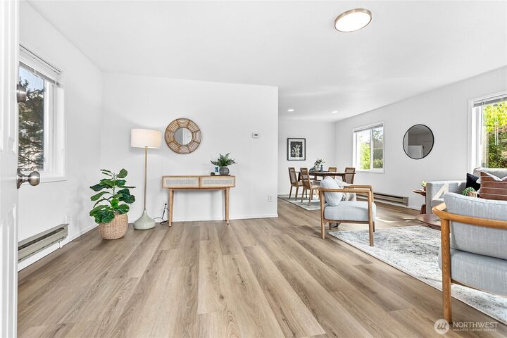 Property Photo: 1227 E Indiana Street WA 98226