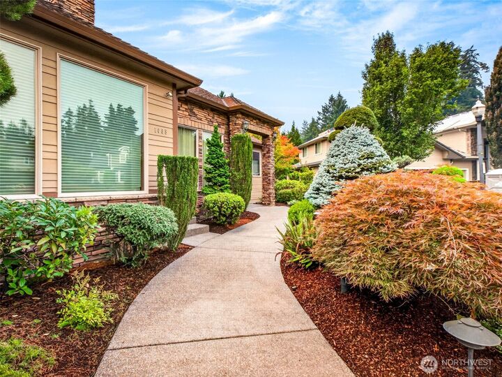 Property Photo: 1005 SE 201st Court WA 98607