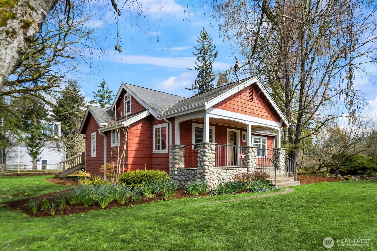 Property Photo: 20802 SE 34th Street 6 & 2 WA 98075
