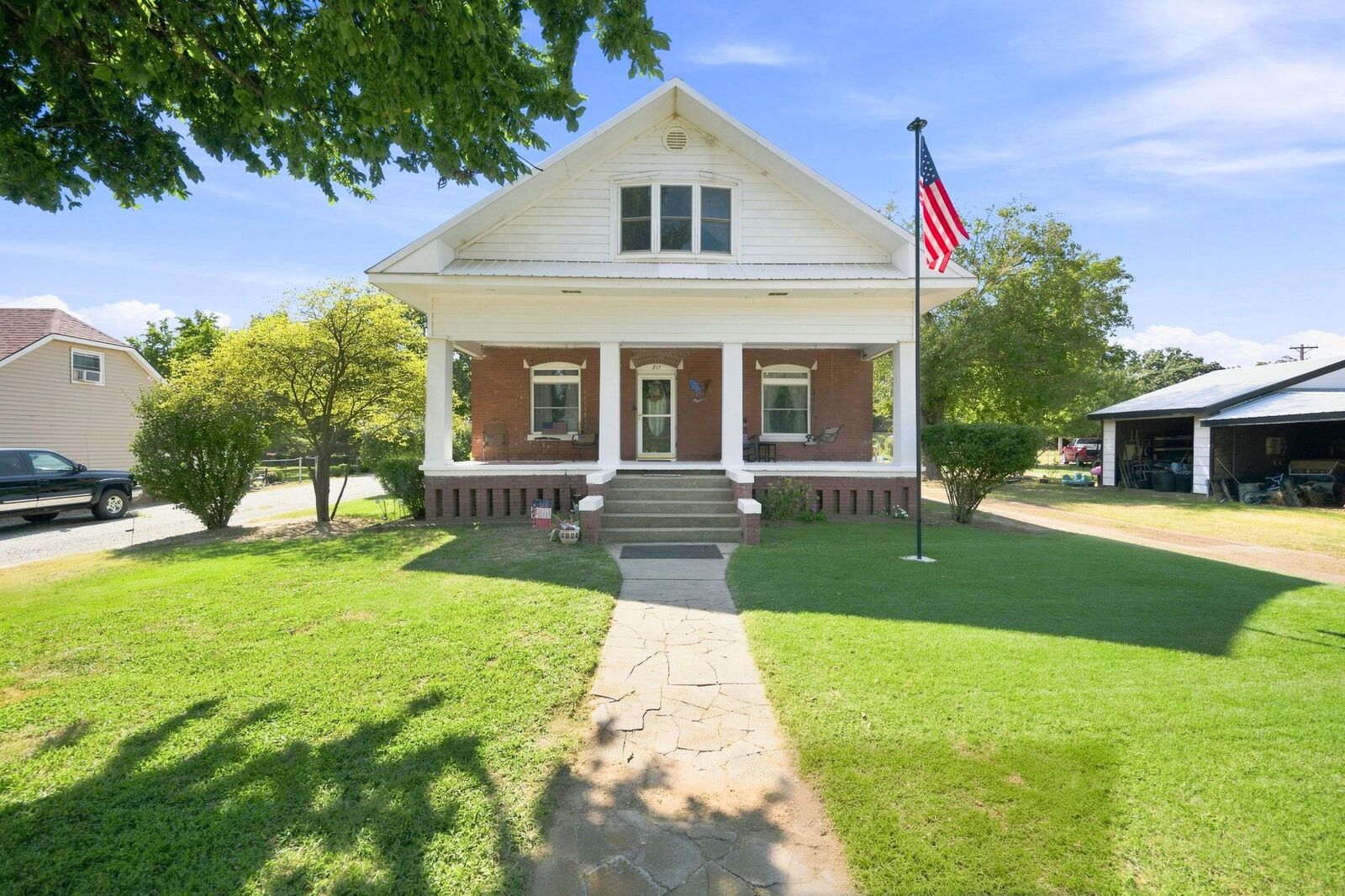 Property Photo:  211 N Plum  KS 67004 