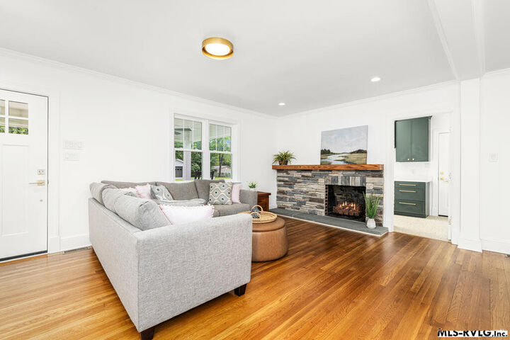Property Photo:  604 Rose Hill Ave  VA 23927 