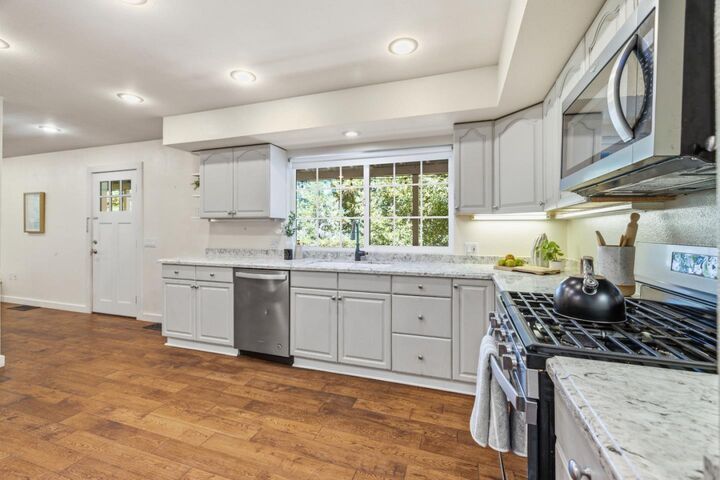 Property Photo:  11691 Alta Via Drive  CA 95007 