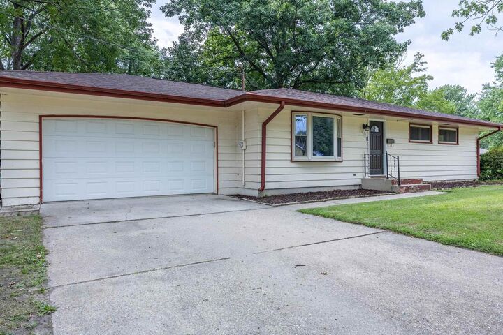 Property Photo:  1634 S Arch Street  WI 53546 