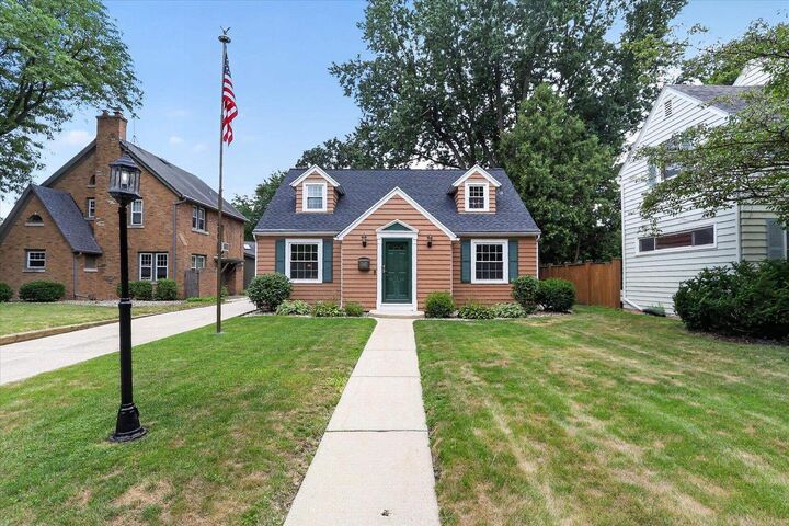 Property Photo:  1026 Glen Street  WI 53545 