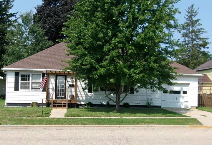 Property Photo: 106 S Main Street WI 53533