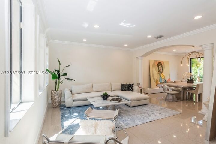 Property Photo: 18704 SW 76th Ct FL 33157