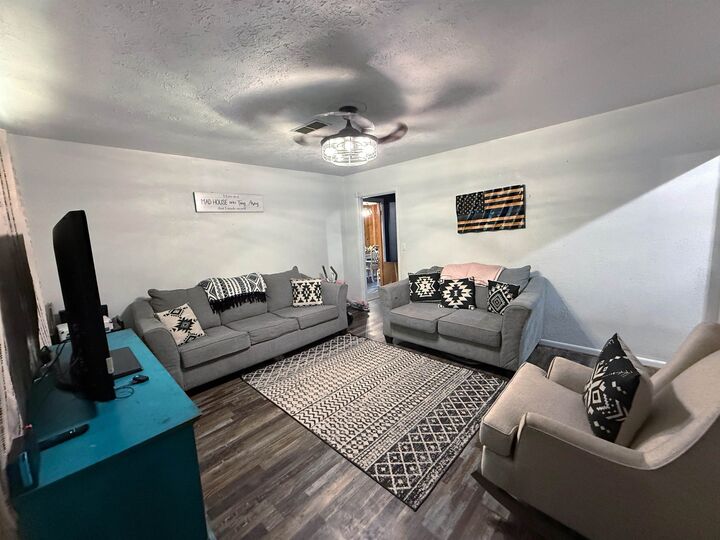Property Photo: 840 N 6th Street TX 77656