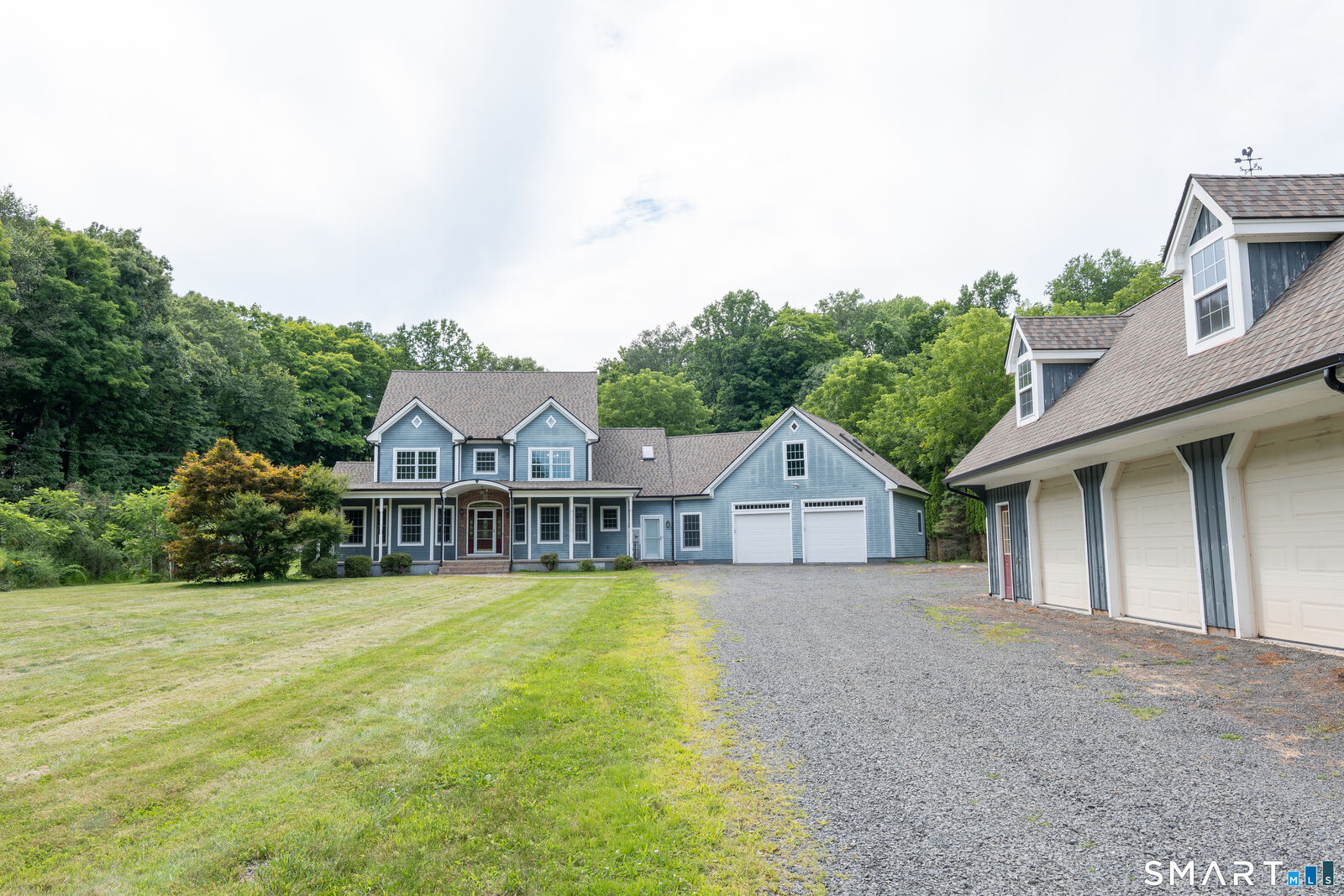Property Photo:  904 South Grand Street  CT 06026 