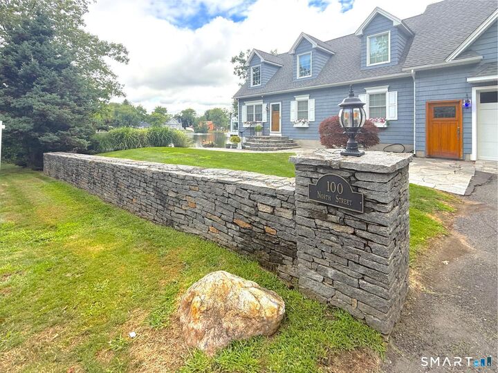 Property Photo:  100 North Street  CT 06716 