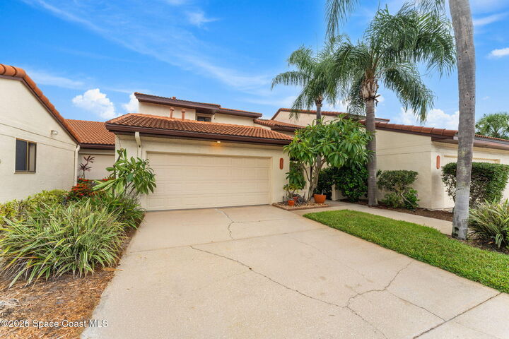 Property Photo:  2305 Parkside Place  FL 32937 
