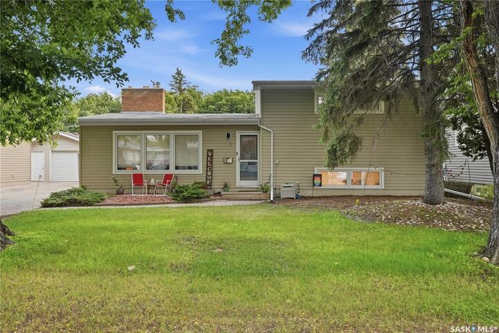 Property Photo: 13 Anderson Avenue SK S4S 4R3