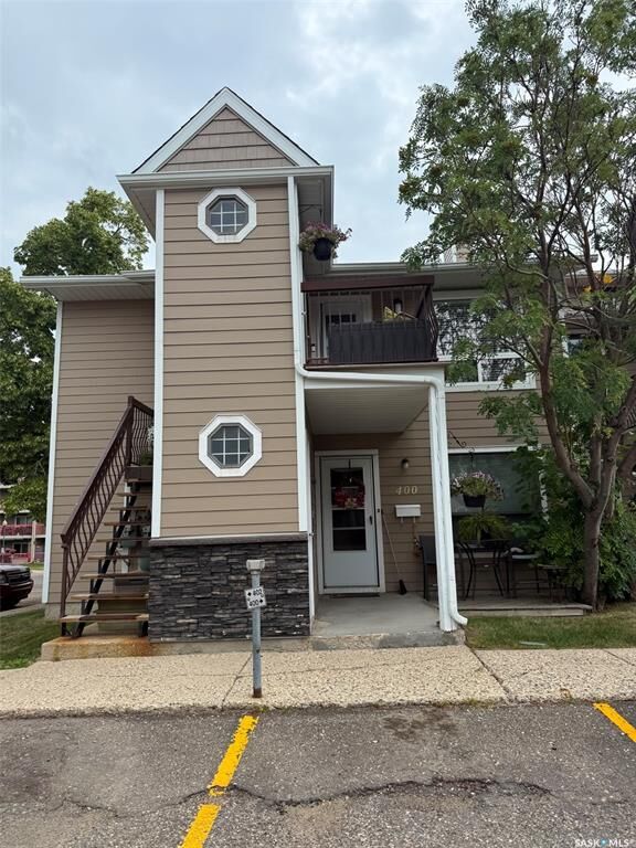 400 Cedar Meadow Drive — photo 1