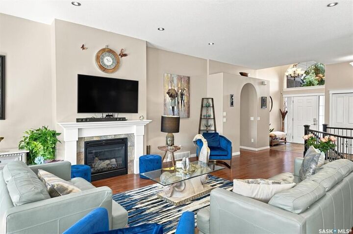 Property Photo: 715 Bellmont Court SK S7V 1K7