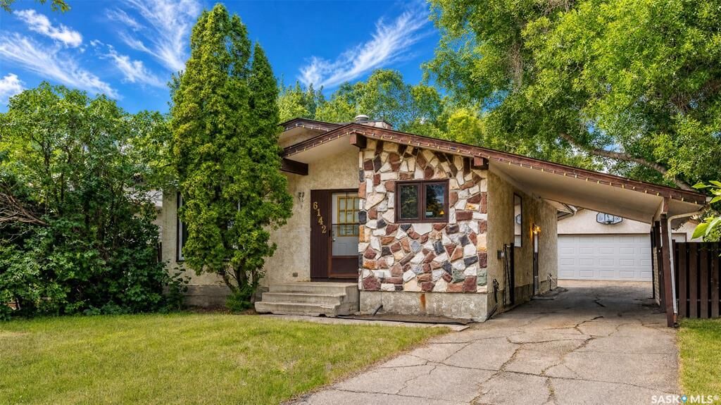 Property Photo:  6142 7th Avenue N  SK S4T 7G8 