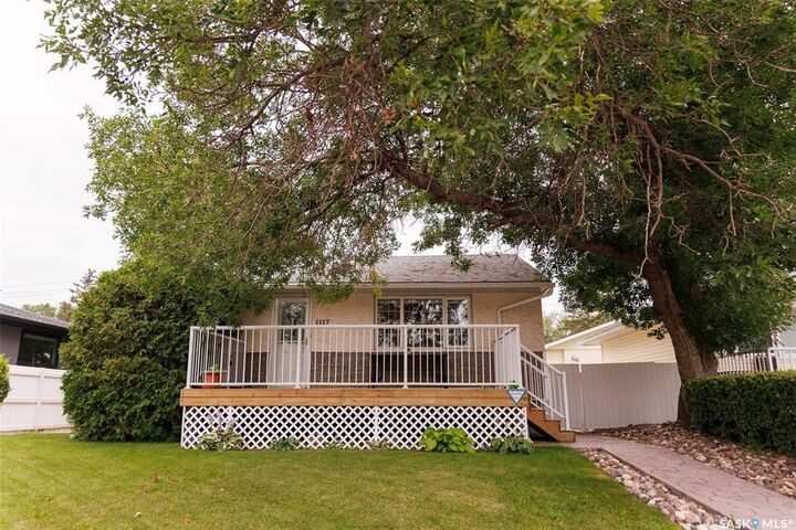 Property Photo:  1117 Campbell Street  SK S4T 5P5 