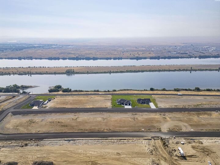 Property Photo:  291 Riviera Drive 2  WA 99301 