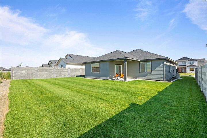 Property Photo: 3605 Morningside Parkway WA 99352