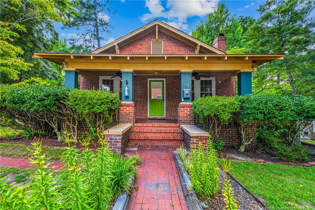 Property Photo: 201 Woodside Avenue NC 28301
