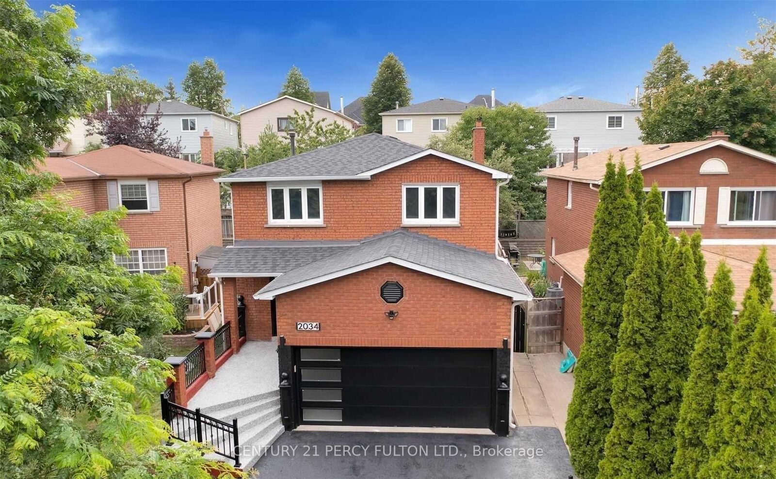 Photo de la propriété:  2034 Shay Drive  ON L1X 1X9 