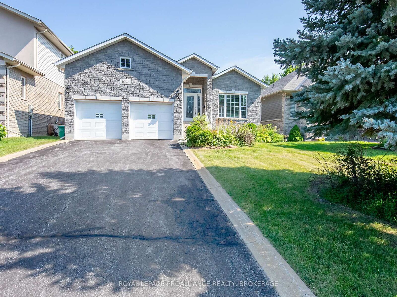 Property Photo:  1098 Coverdale Drive  ON K7M 8X7 