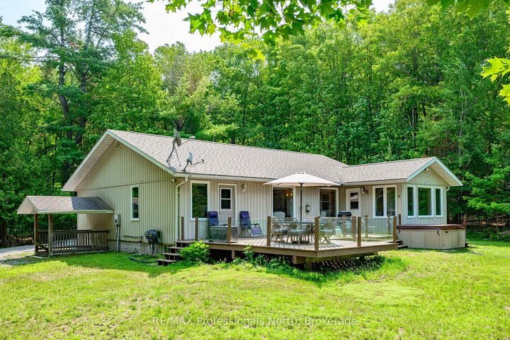 Property Photo:  1044 Elk Drive  ON K0M 1S0 