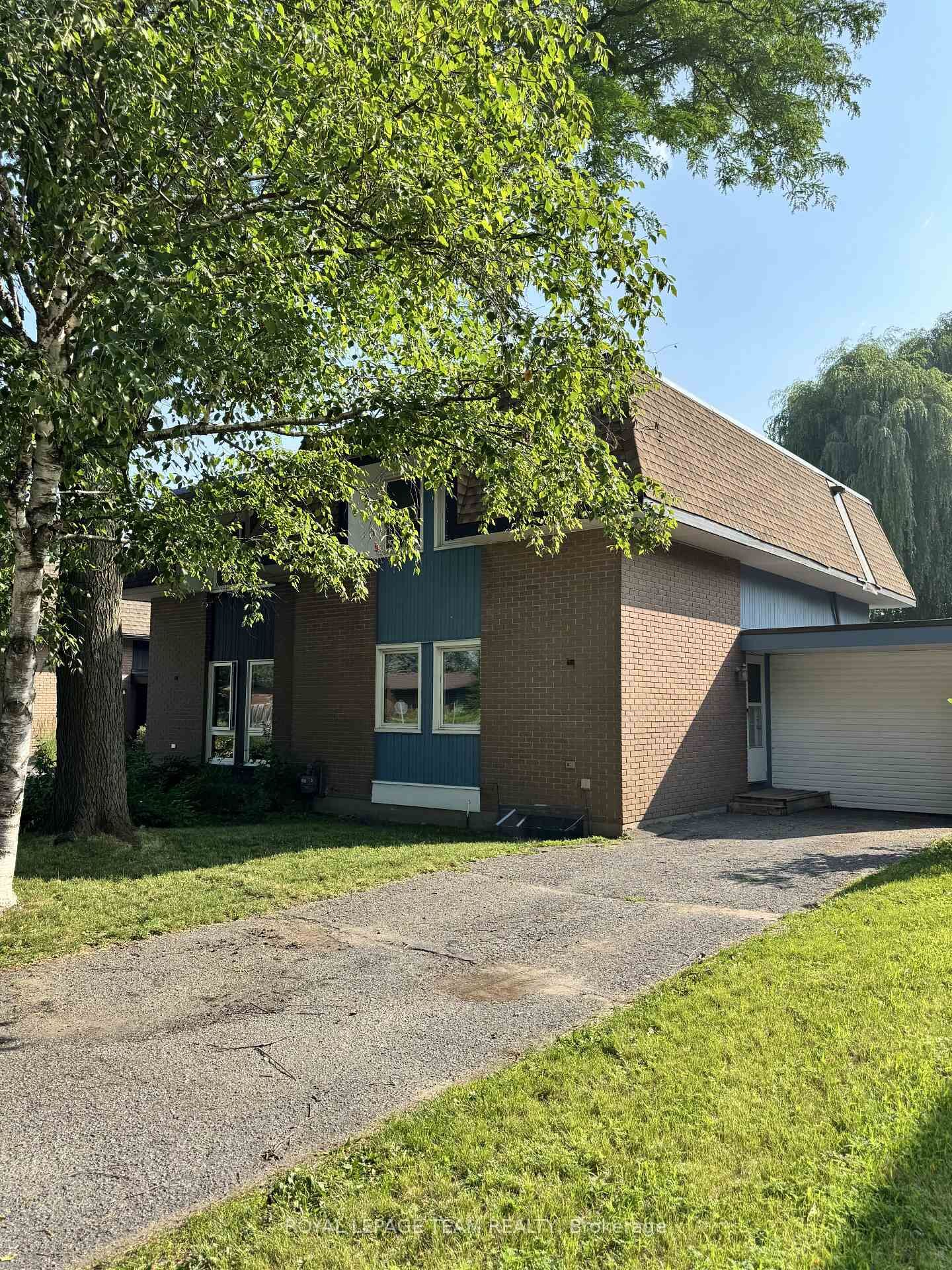 Property Photo: 145 Penfield Drive ON K2K 1M4
