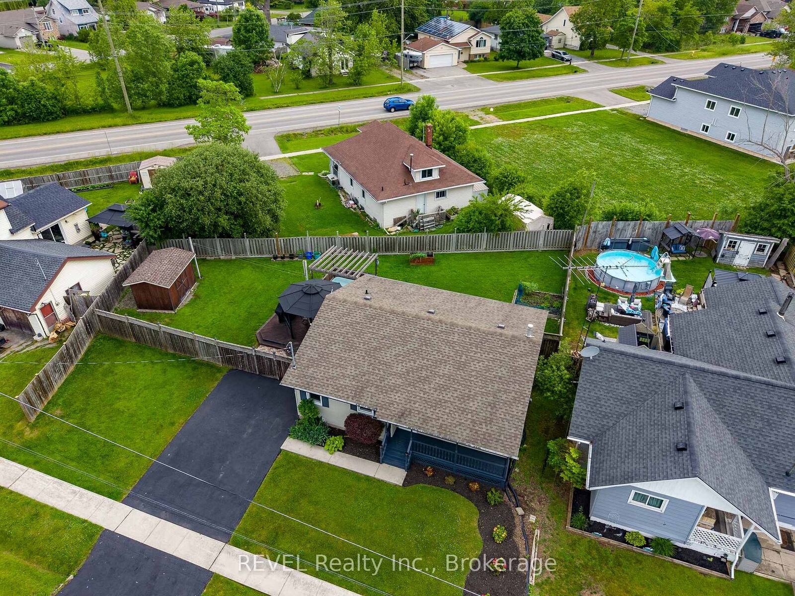 Property Photo: 344 Leask Avenue ON L2A 4L4