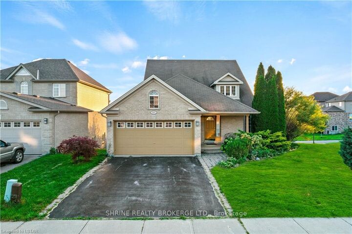 Property Photo:  1841 Foxwood Avenue Upper  ON N6G 0C4 
