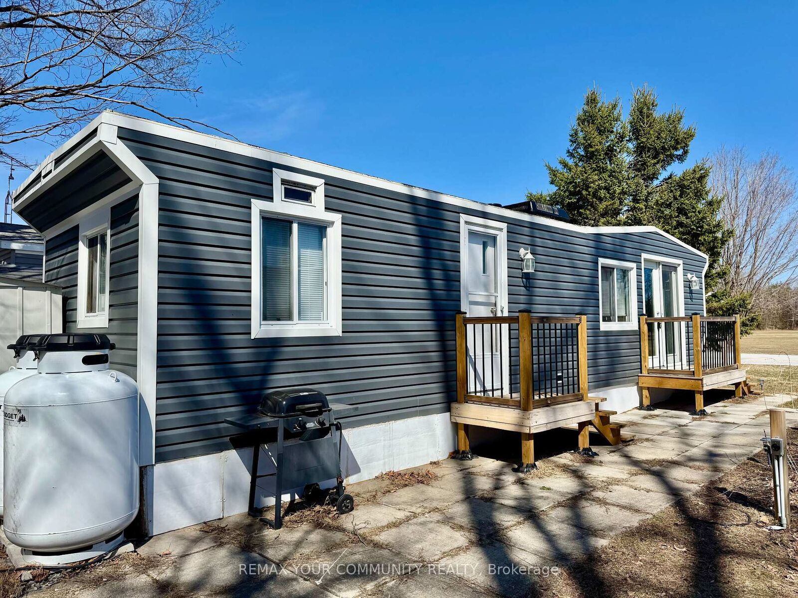 Property Photo: 285 Crydermans Side Road 204 ON L0E 1A0