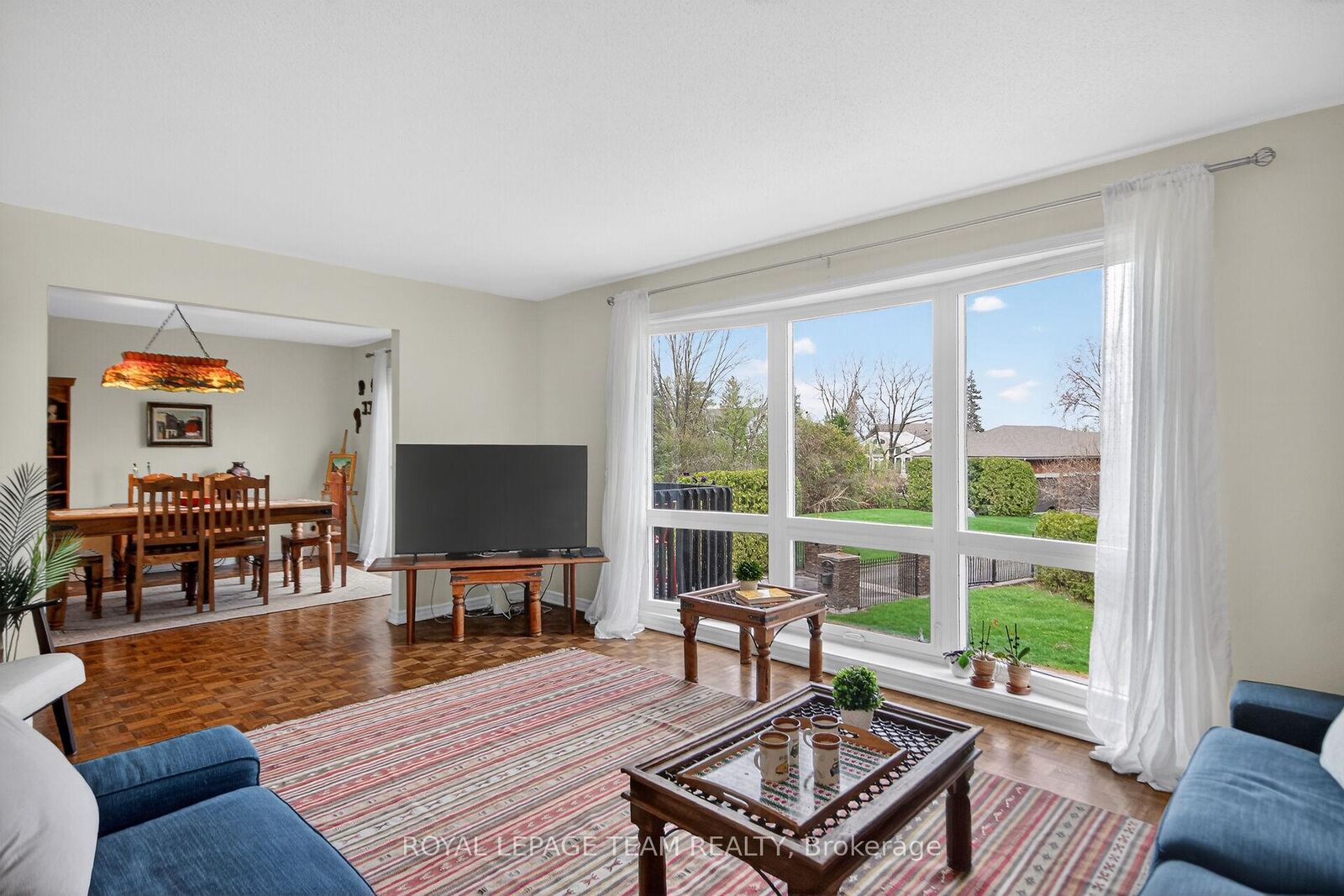 Property Photo:  136 James Cummings Avenue  ON K2H 8E1 