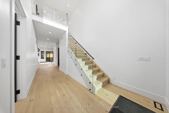 Photo de la propriété:  1653 Glenburnie Road  ON L5G 3E4 