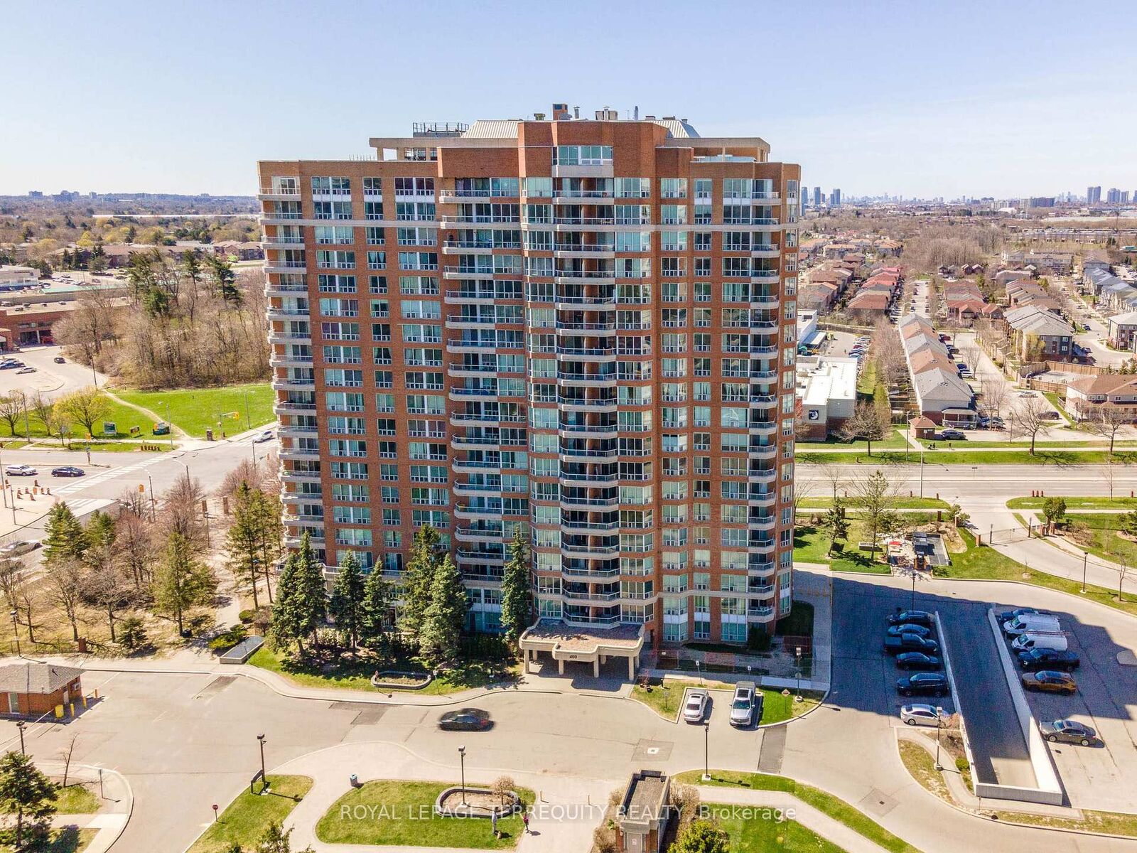 Property Photo:  400 McLevin Avenue 602  ON M1B 5J4 