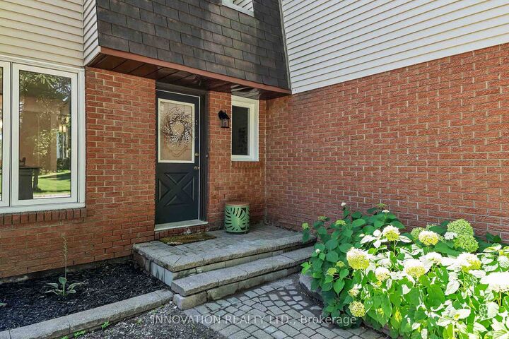 Property Photo: 33 Exeter Drive ON K2J 1Z9