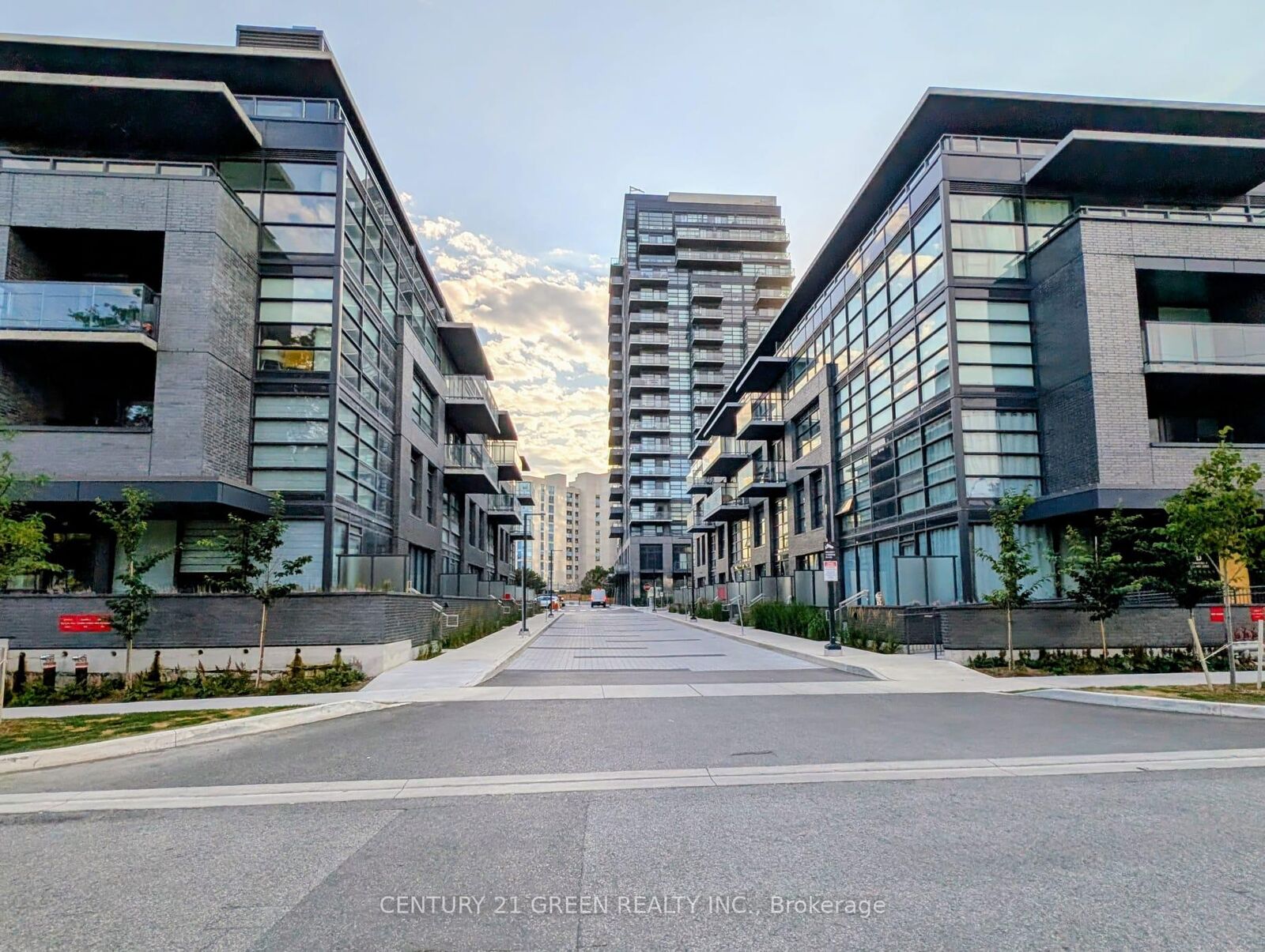 Property Photo: 1612 Charles Street 323C ON L1N 0P3