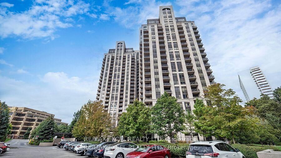 Property Photo: 135 Wynford Drive 1204 ON M3C 0J4