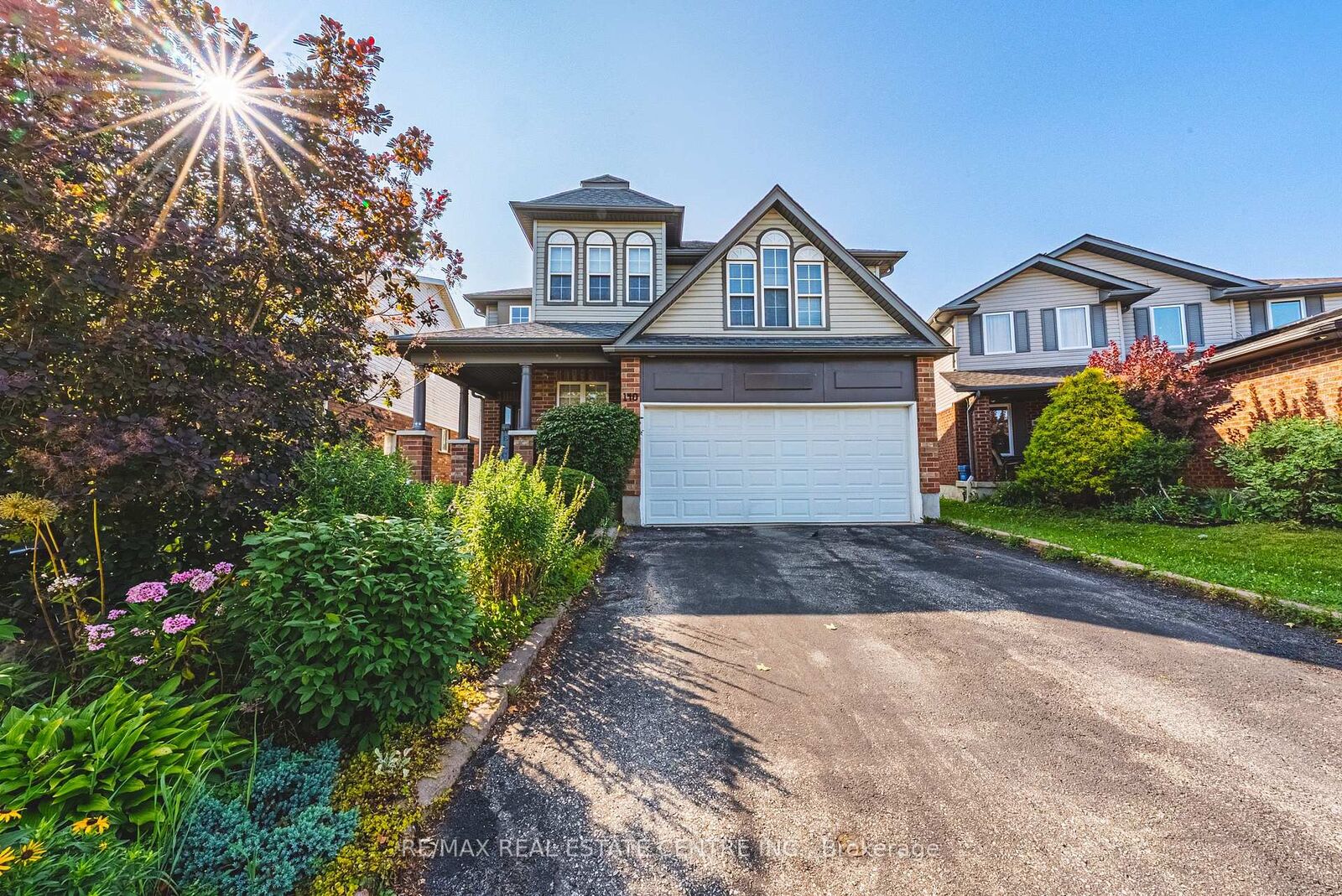 Property Photo: 140 Country Club Drive ON N1T 2B6