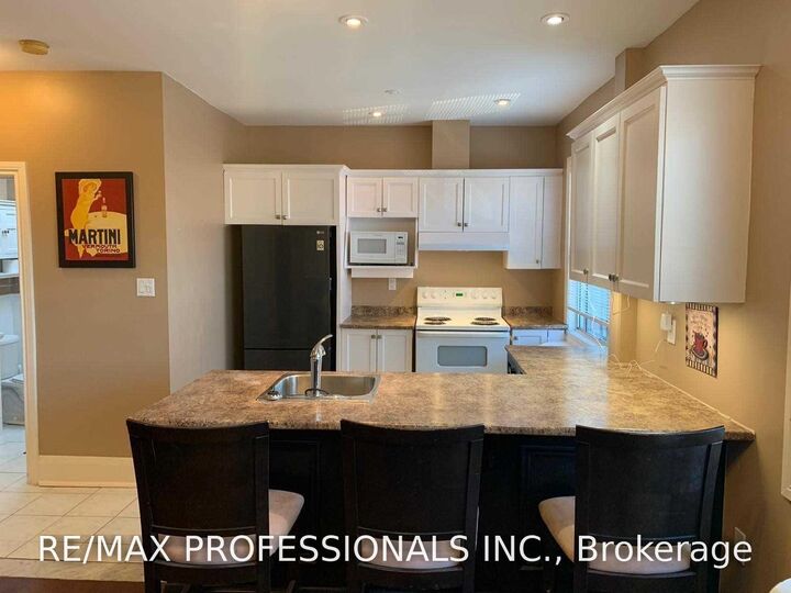 Photo de la propriété:  1 Primrose Avenue 3  ON M8V 1P7 