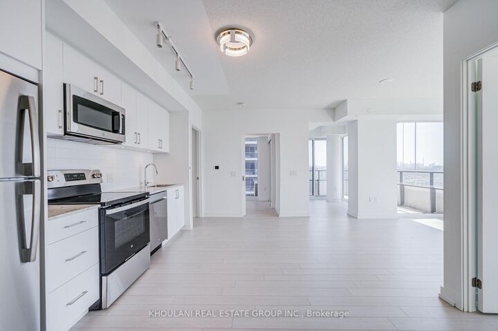 Property Photo:  4010 Eglinton Avenue W 1113  ON M9A 0G5 