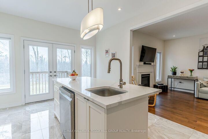 Property Photo: 82 Diamond Valley Drive ON L0L 2E0