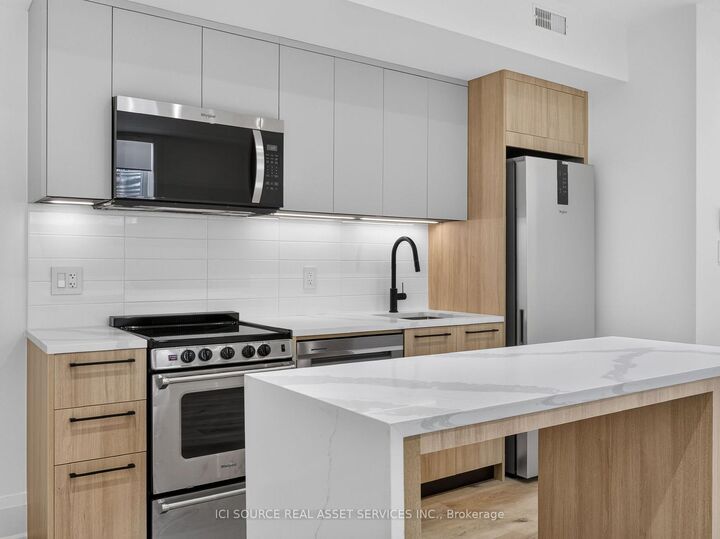 Property Photo: 28 Norcross Road Unit 6 ON M3H 2R4