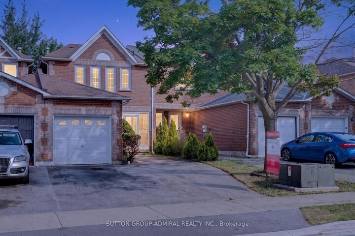 14 Mullis Crescent — photo 1