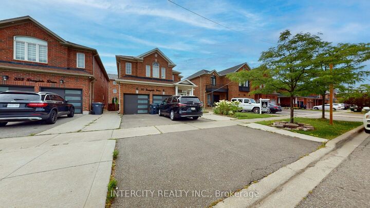 Property Photo:  392 Derrydale Drive Lower  ON L5W 0E1 