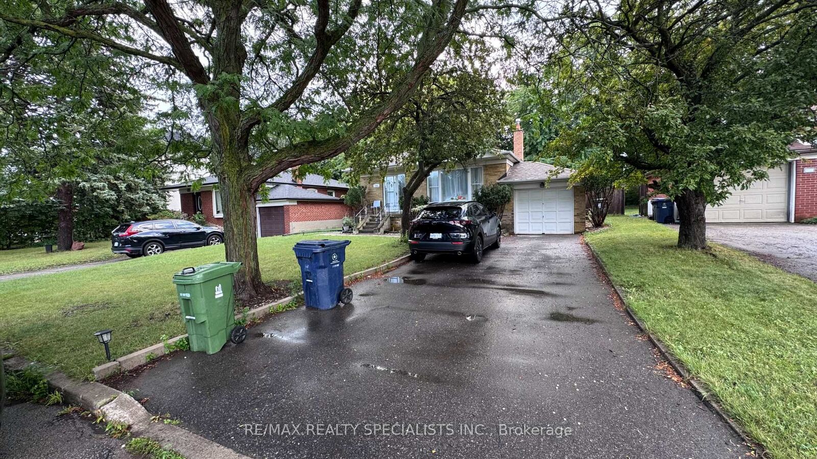 Property Photo: 131 Searle Avenue Basement ON M3H 4B1