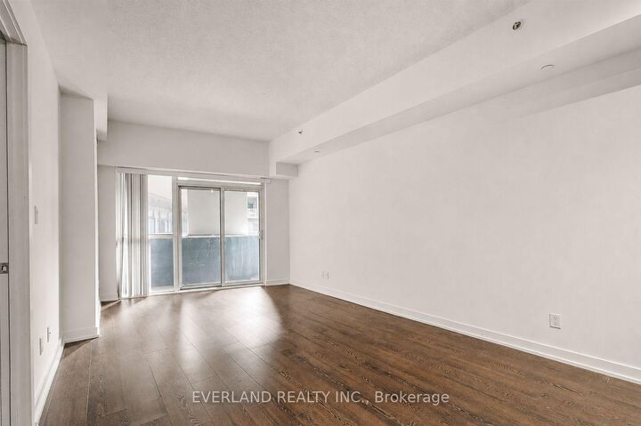 Property Photo: 20 Bruyeres Mews 201 ON M5V 0G8