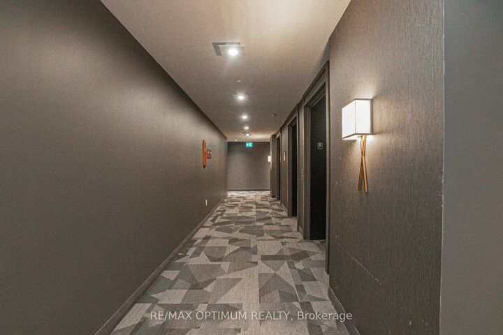 Property Photo: 15 Wellington Street 603 ON N2G 0E4