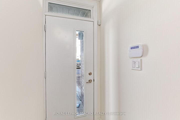 Property Photo: 5 Winters Crescent NW ON L9Y 5T1