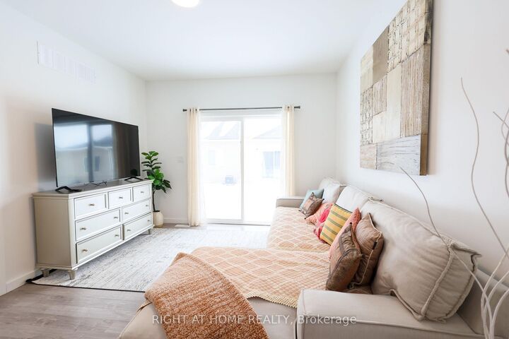 Property Photo: 100 Highriver Trail 32 ON L3C 0H6