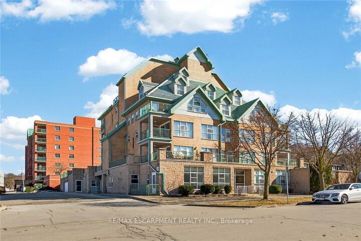 Property Photo: 19 Lake Avenue S 303 ON L8G 2V1