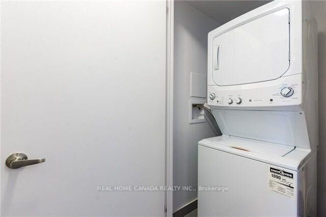 Property Photo: 2560 Eglinton Avenue W 1206 ON L5M 5R1