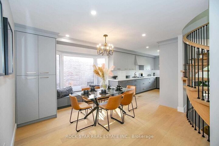 Property Photo: 160 River Oaks Boulevard E ON L6H 5N7